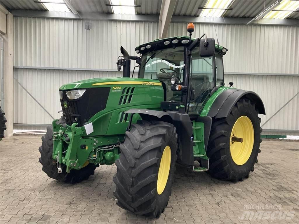 John Deere 6215R トラクター