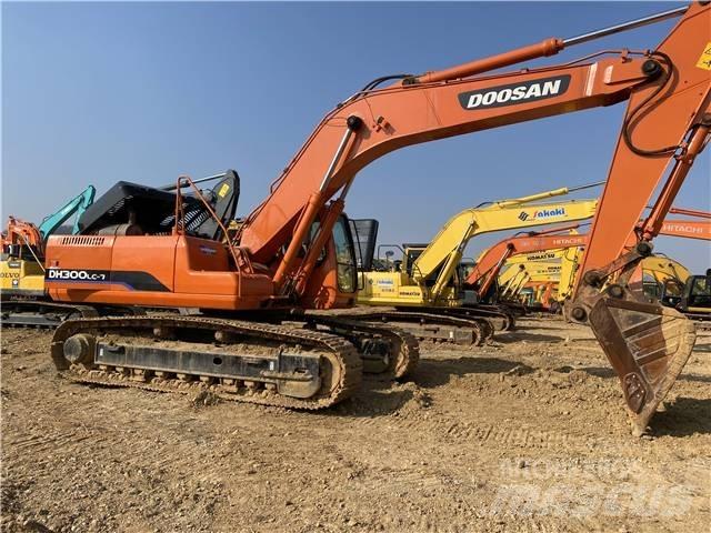 Doosan DH 300 大型油圧ショベル12t以上（パワーショベル・ユンボ）