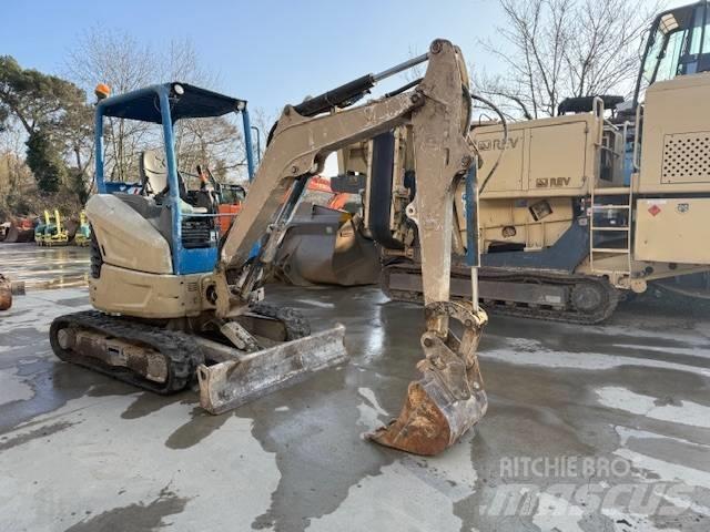 Bobcat E 27 ミニ油圧ショベル 7t以下（ミニユンボ・ミニディガー）