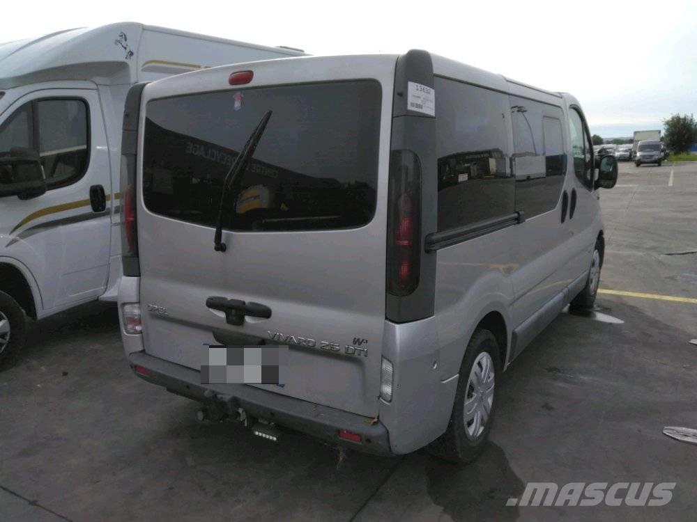 Opel Vivaro 1 マイクロバス