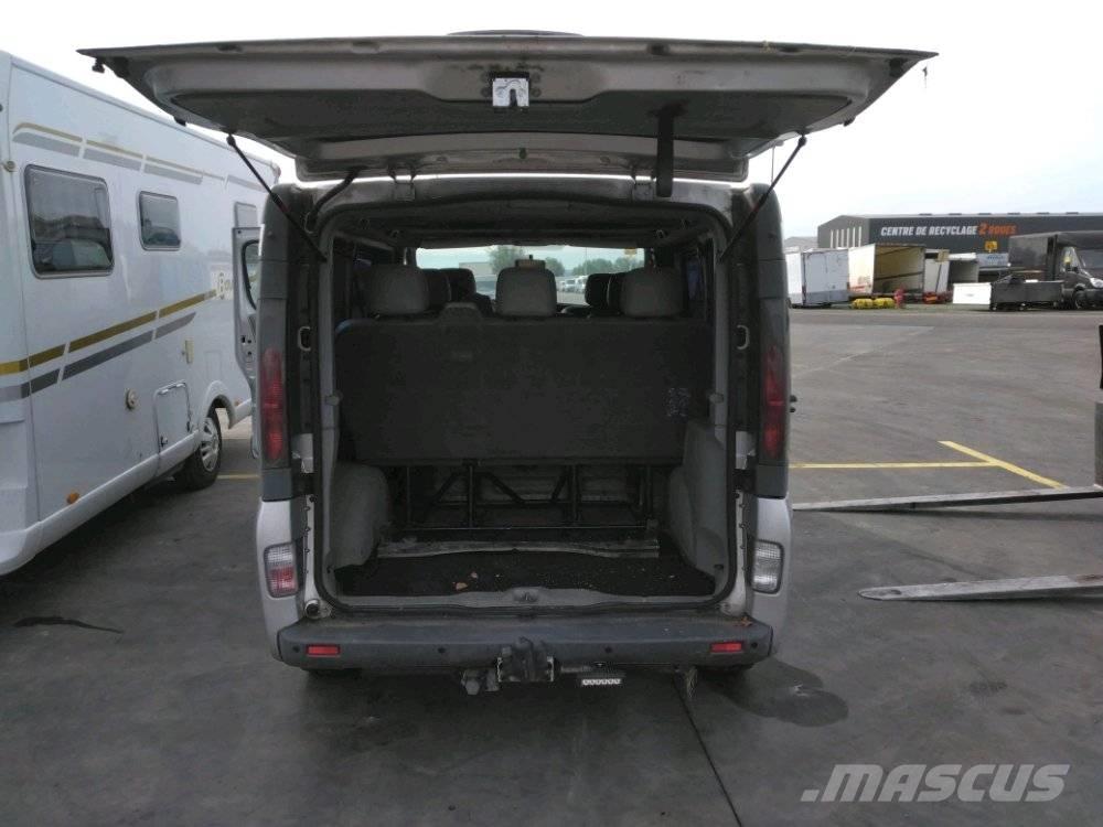 Opel Vivaro 1 マイクロバス