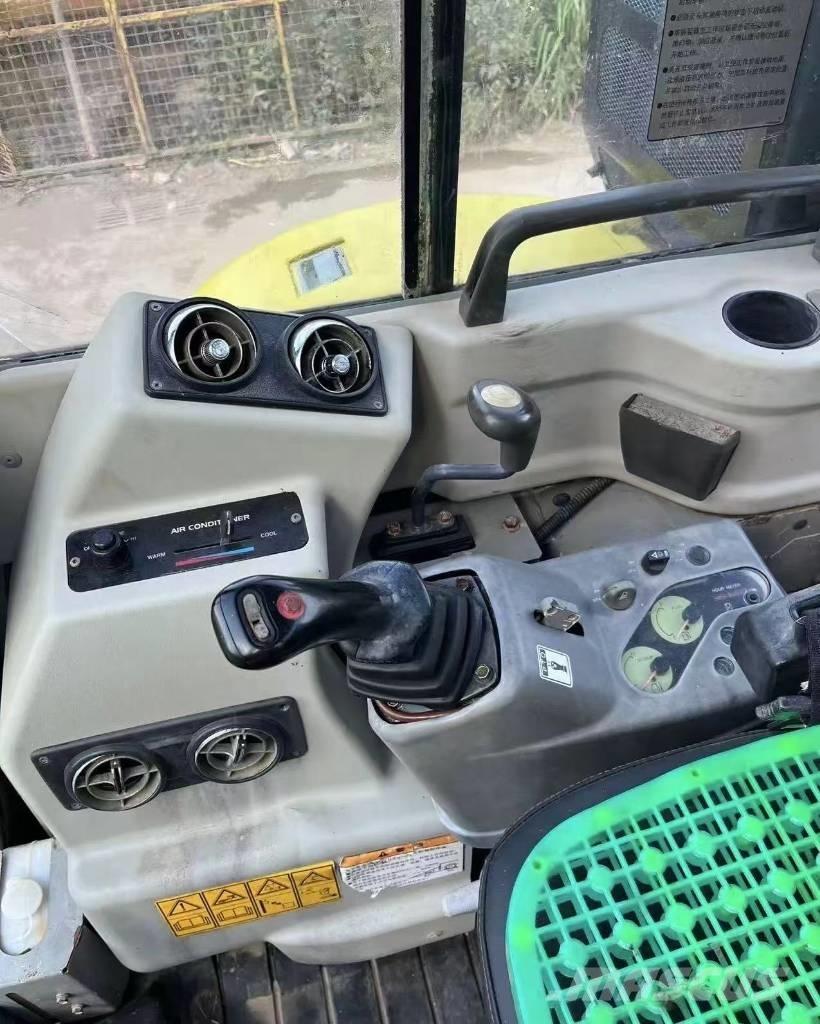 Komatsu PC 58 ミニ油圧ショベル 7t以下（ミニユンボ・ミニディガー）