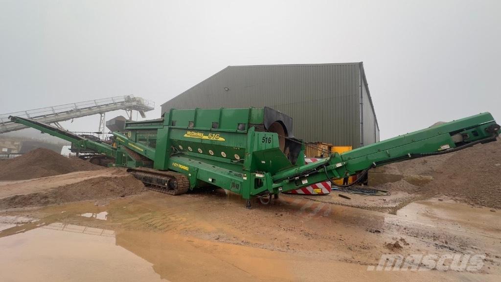 McCloskey 516RT 自走式スクリーン