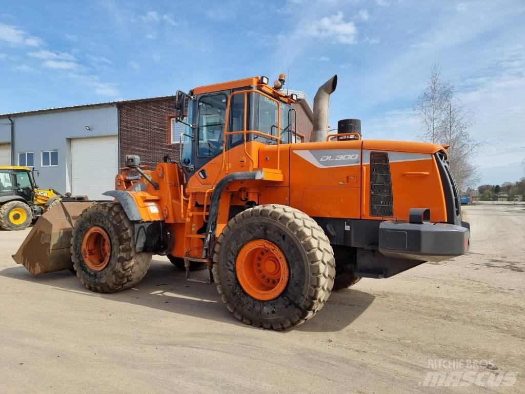 Doosan DL 300-5 ホイールローダー・タイヤショベル