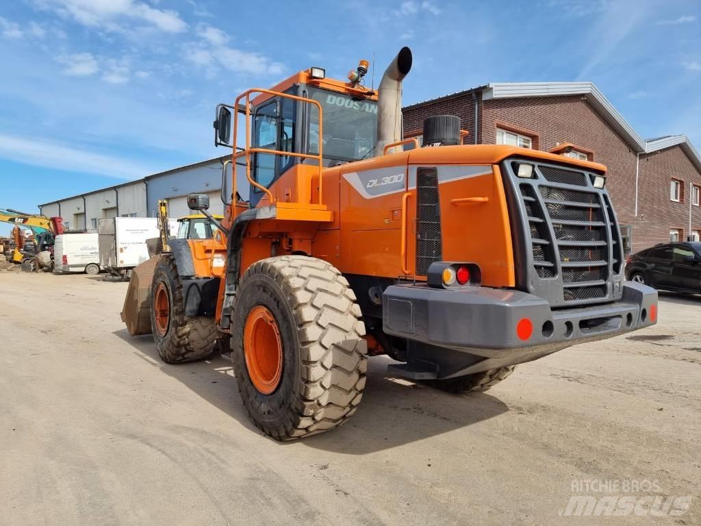 Doosan DL 300-5 ホイールローダー・タイヤショベル