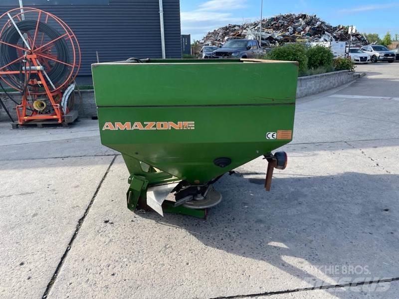 Amazone ZA-M Max ミネラル散布機