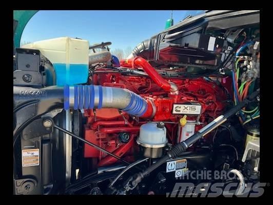 Kenworth T 680 中古トラクターヘッド | トレーラーヘッド