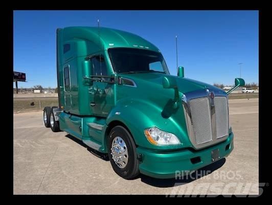Kenworth T 680 中古トラクターヘッド | トレーラーヘッド
