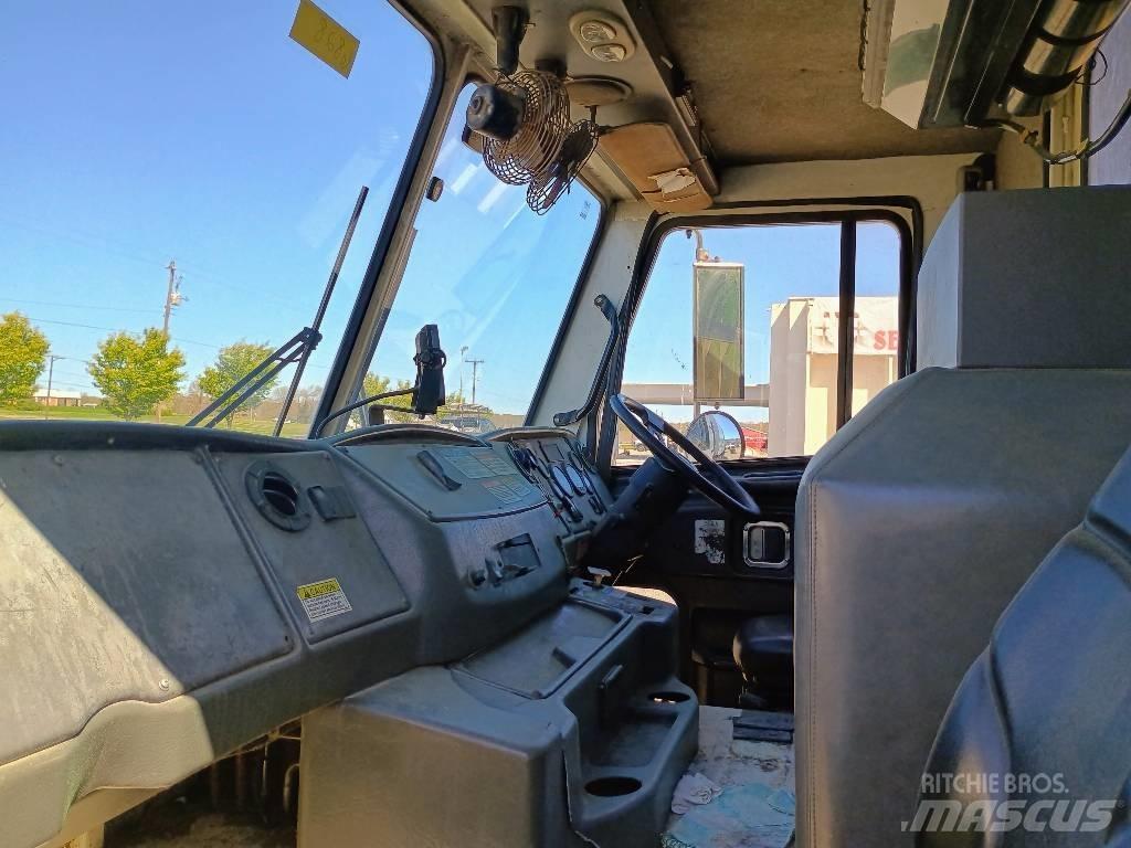  2011 Crane Carrier 塵芥車、パッカー車