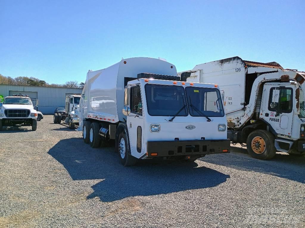  2011 Crane Carrier 塵芥車、パッカー車