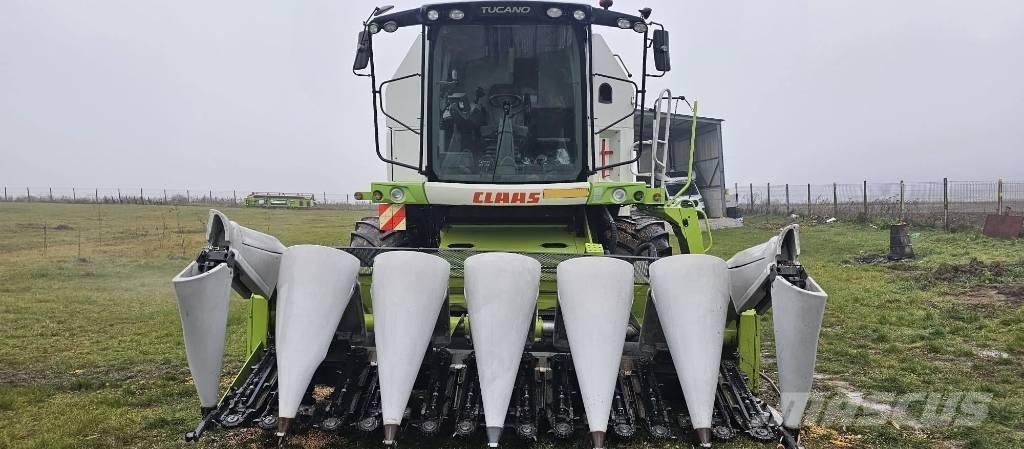 CLAAS Tucano 440 コンバイン