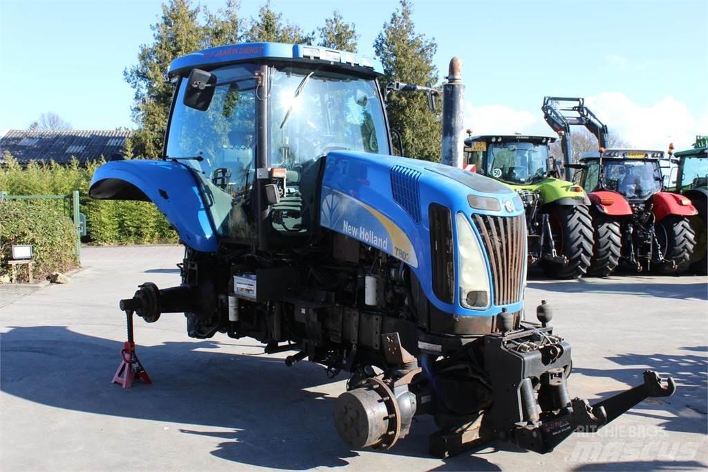 New Holland T8020 トラクター