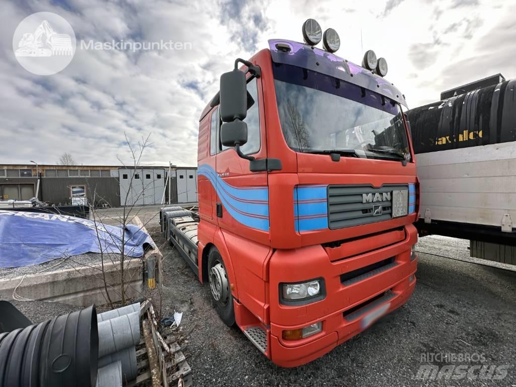 MAN TGX 28.530 LAXO キャブ付きシャーシ