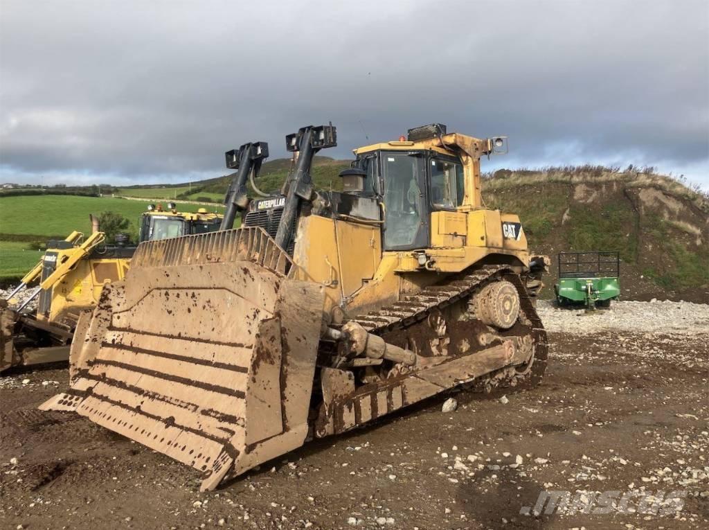 CAT D 9 T ブルドーザー