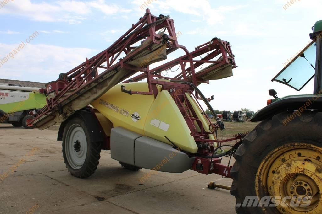Hardi Commander 3200 牽引型スプレイヤー