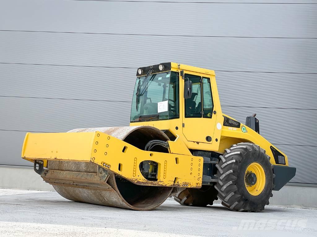 Bomag BW 216 DH-4i 振動ローラ