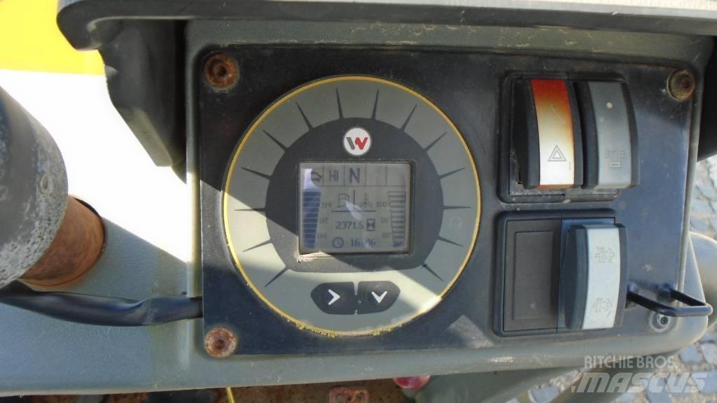 Wacker Neuson DW 60 サイト　ダンプ