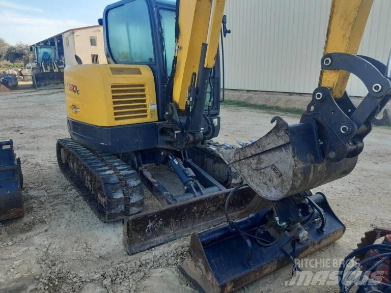 New Holland E 60 C ミニ油圧ショベル 7t以下（ミニユンボ・ミニディガー）