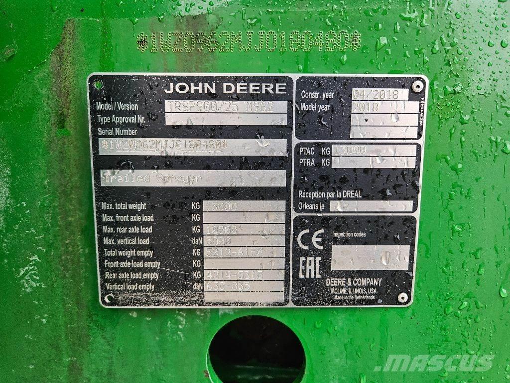 John Deere M692i 牽引型スプレイヤー