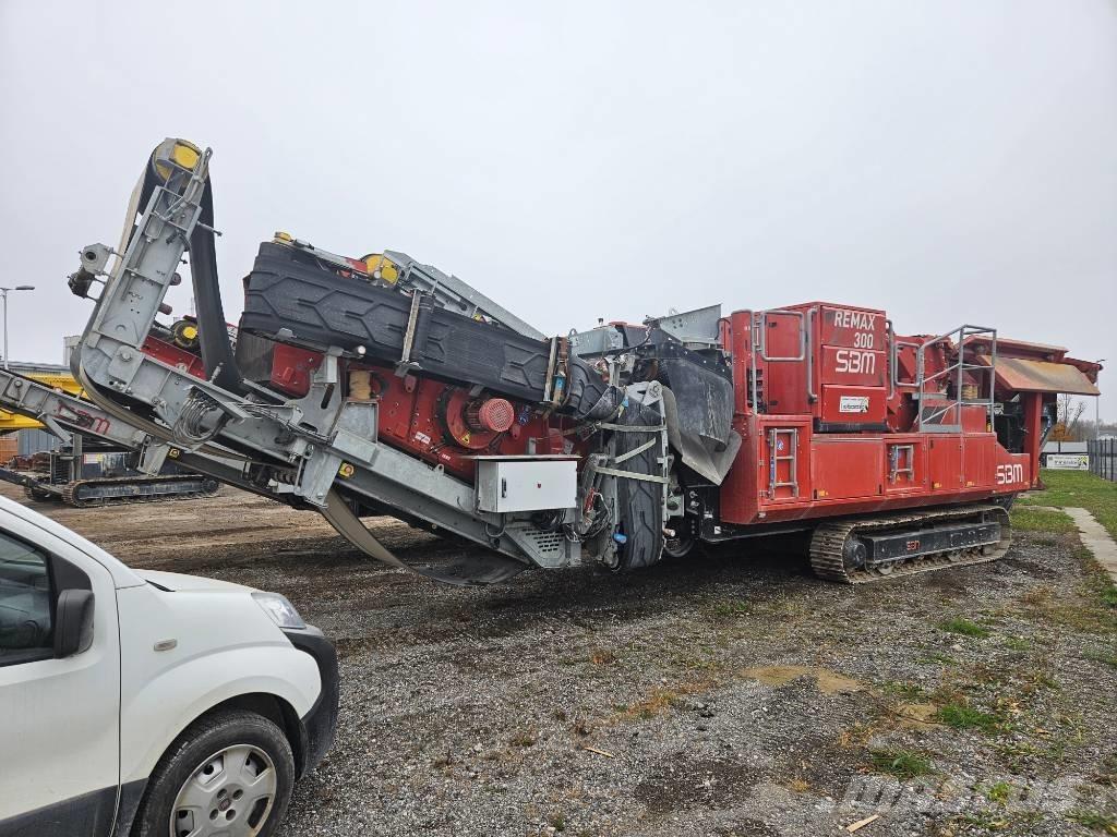 SBM Remax 300 自走式クラッシャー