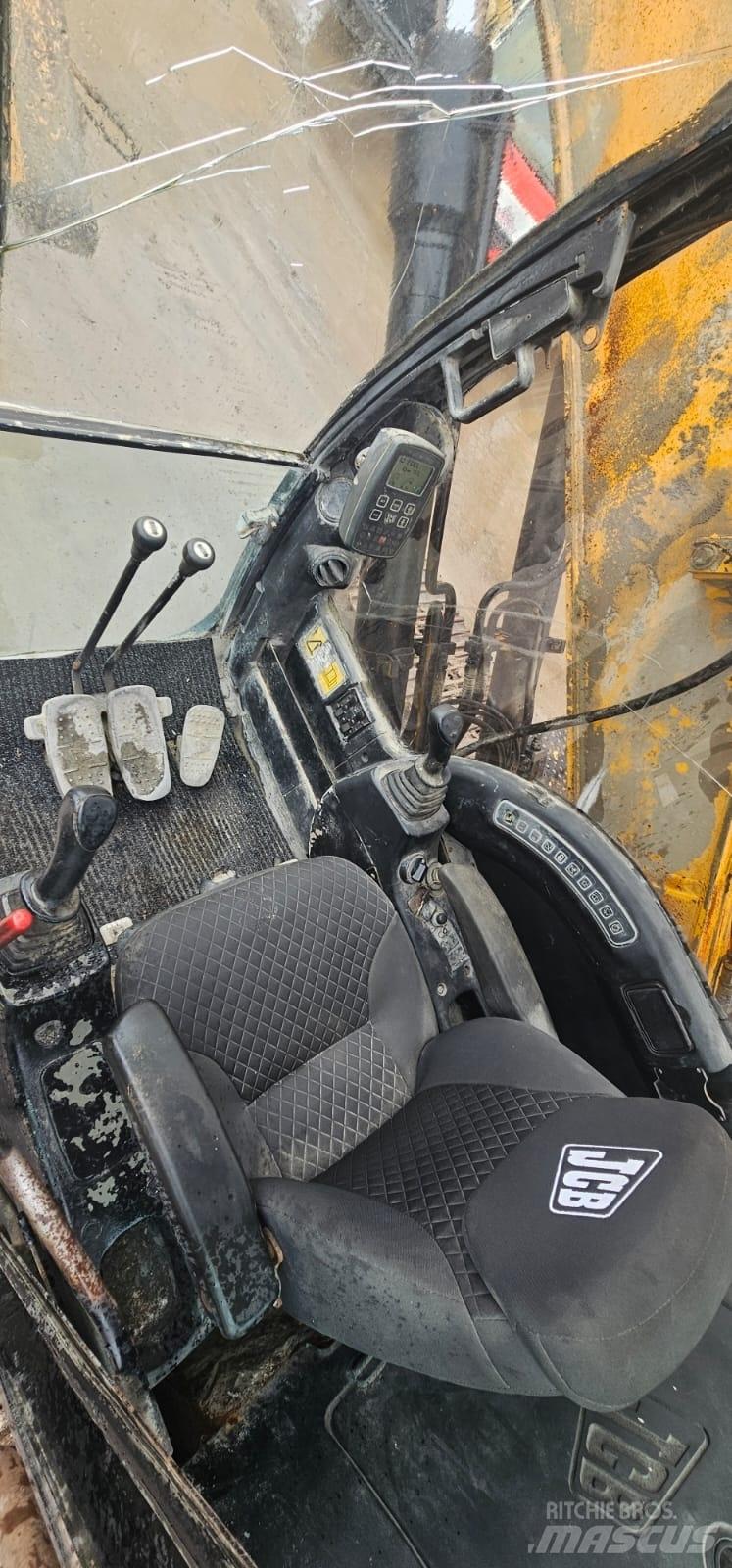 JCB JS 220 LC 大型油圧ショベル12t以上（パワーショベル・ユンボ）