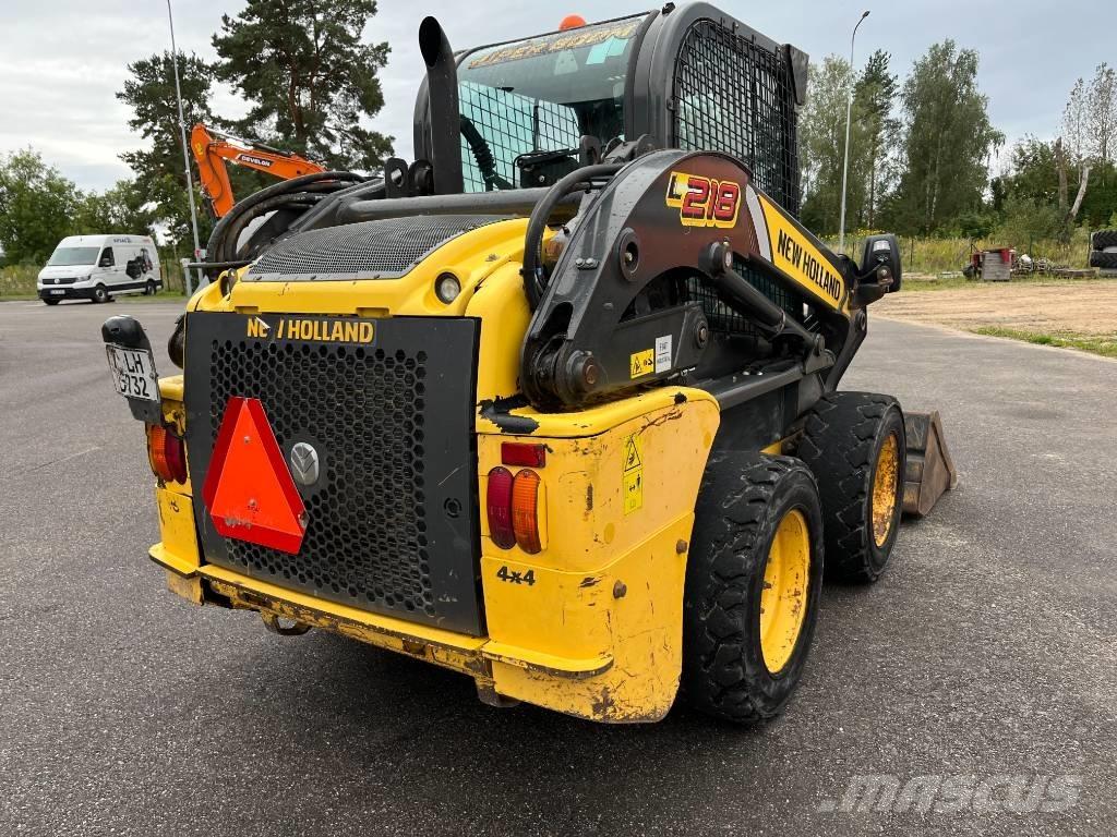 New Holland L 218 スキッドステアローダー