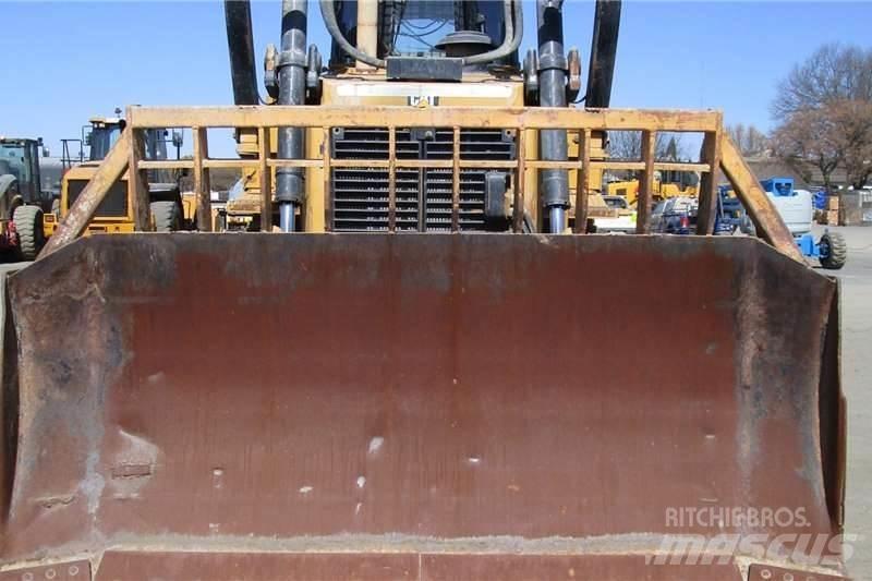 CAT D6R2 ブルドーザー