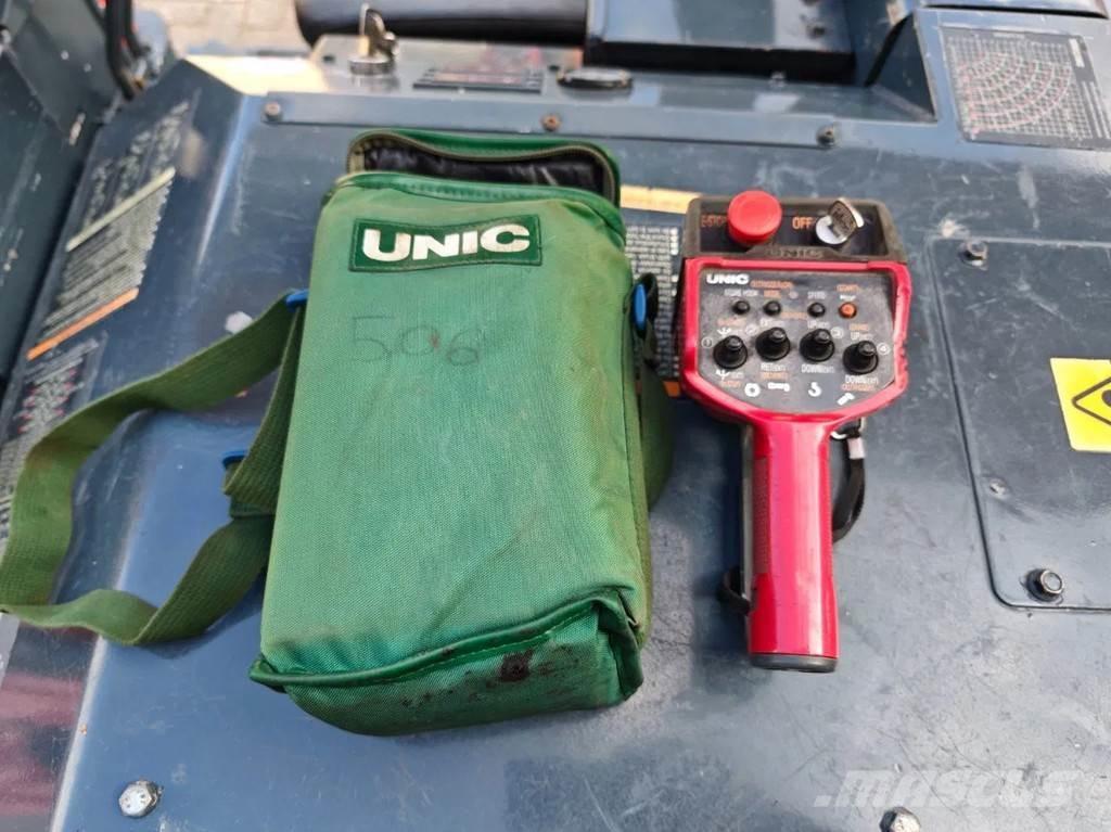 Unic URW 506 CDE クローラクレーン
