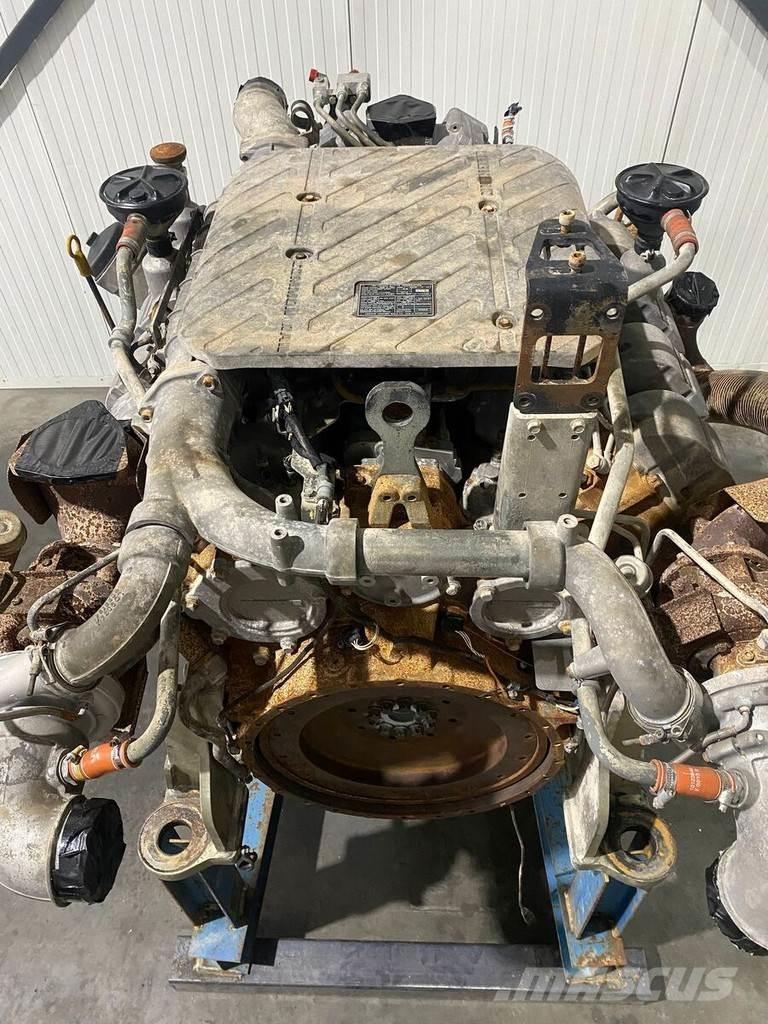 Liebherr D9508 A7 エンジン