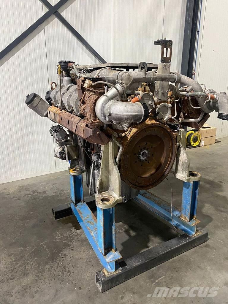 Liebherr D9508 A7 エンジン