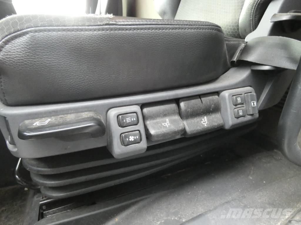 Scania P 250 平ボディー