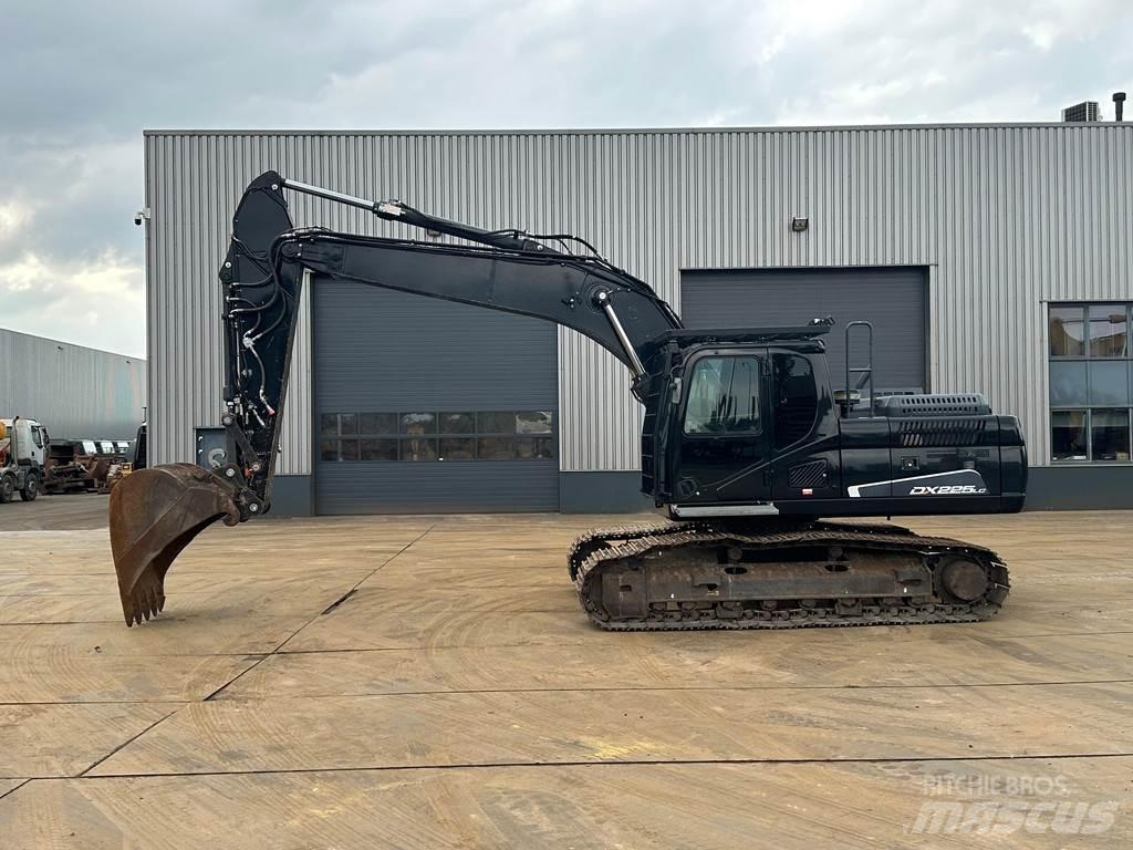 Doosan DX225LC-5 大型油圧ショベル12t以上（パワーショベル・ユンボ）