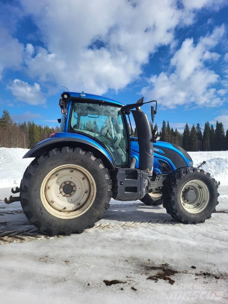 Valtra T174e Direct トラクター