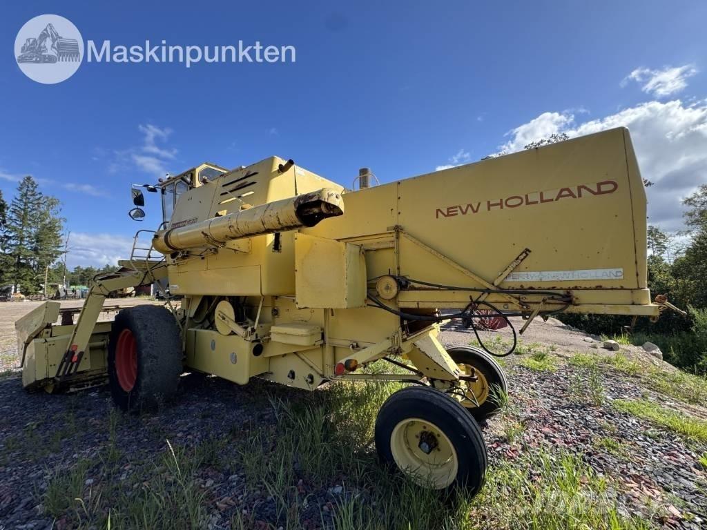 New Holland 1530 コンバイン