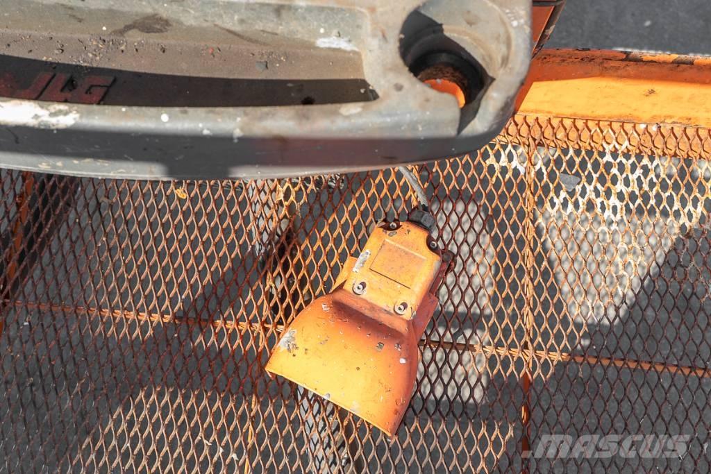 JLG 1350 SJP ブームリフト　直伸型