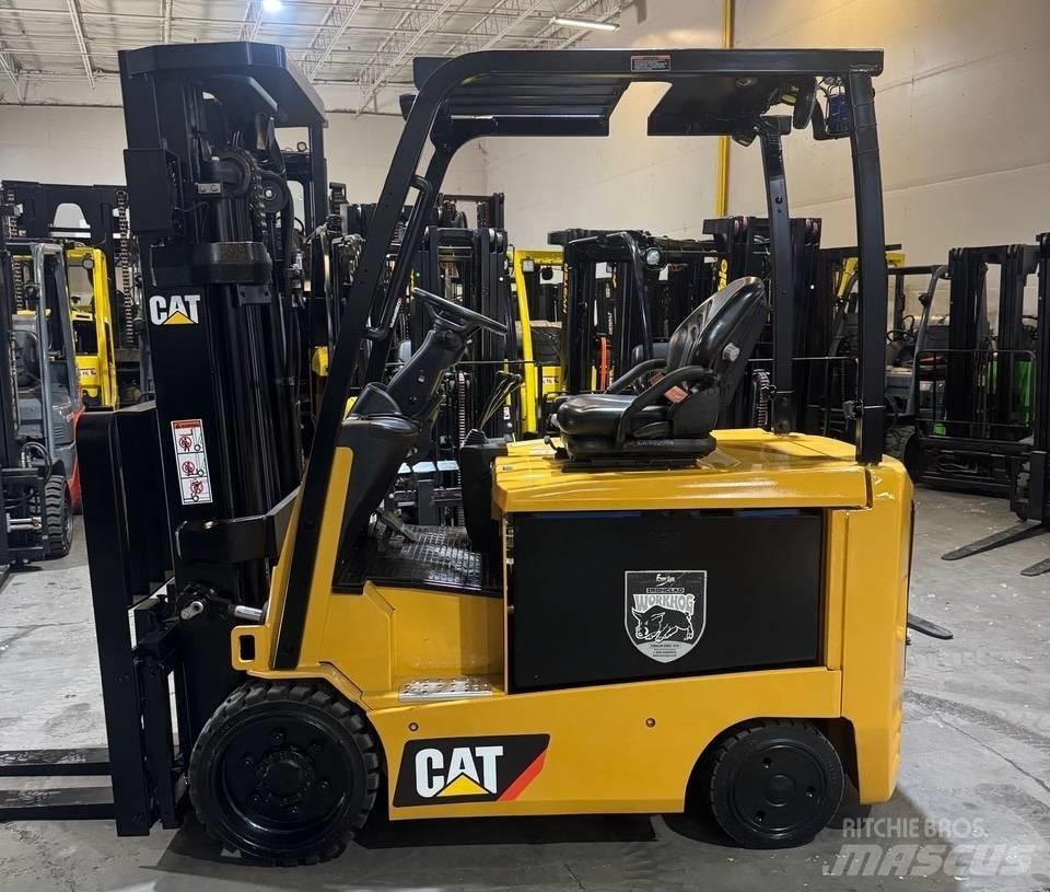 CAT EC30N2 バッテリーフォークリフト