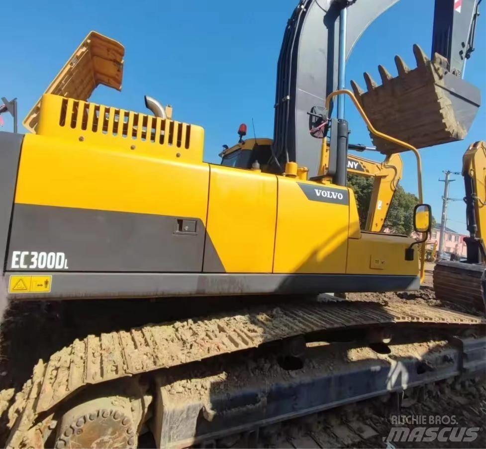Volvo EC 300 D L 大型油圧ショベル12t以上（パワーショベル・ユンボ）