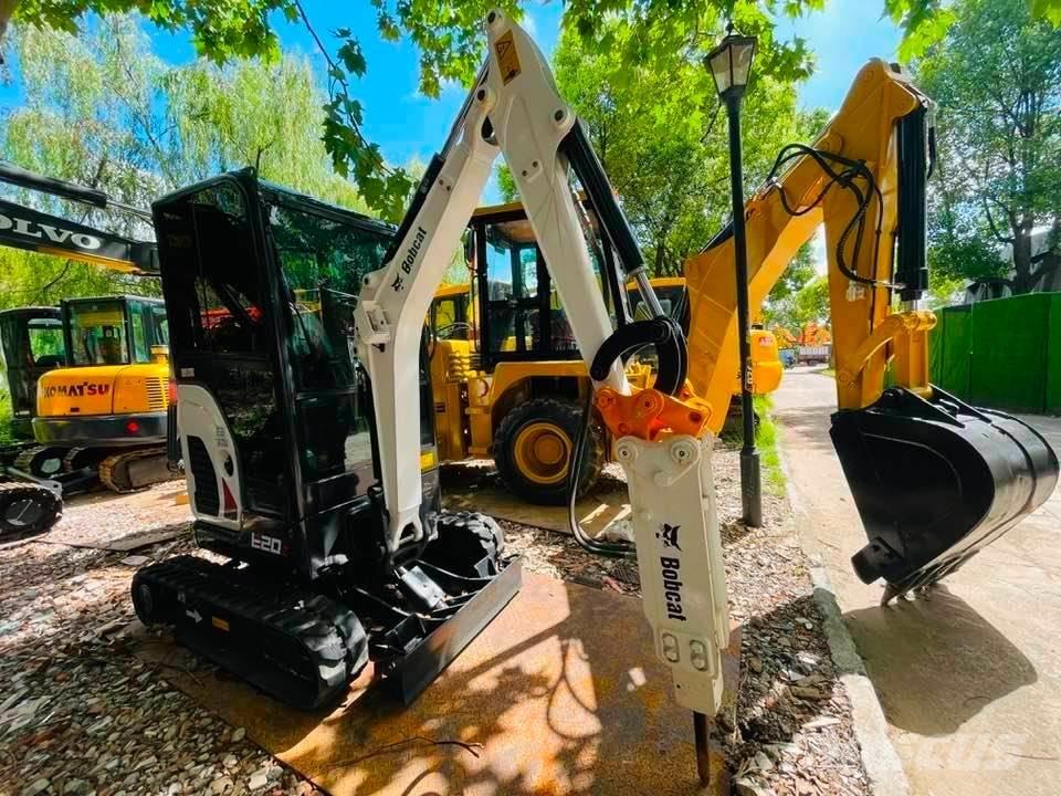 Bobcat E20z ミニ油圧ショベル 7t以下（ミニユンボ・ミニディガー）