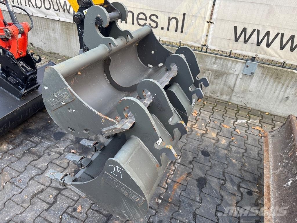 Komatsu PC 26 MR-3 ミニ油圧ショベル 7t以下（ミニユンボ・ミニディガー）