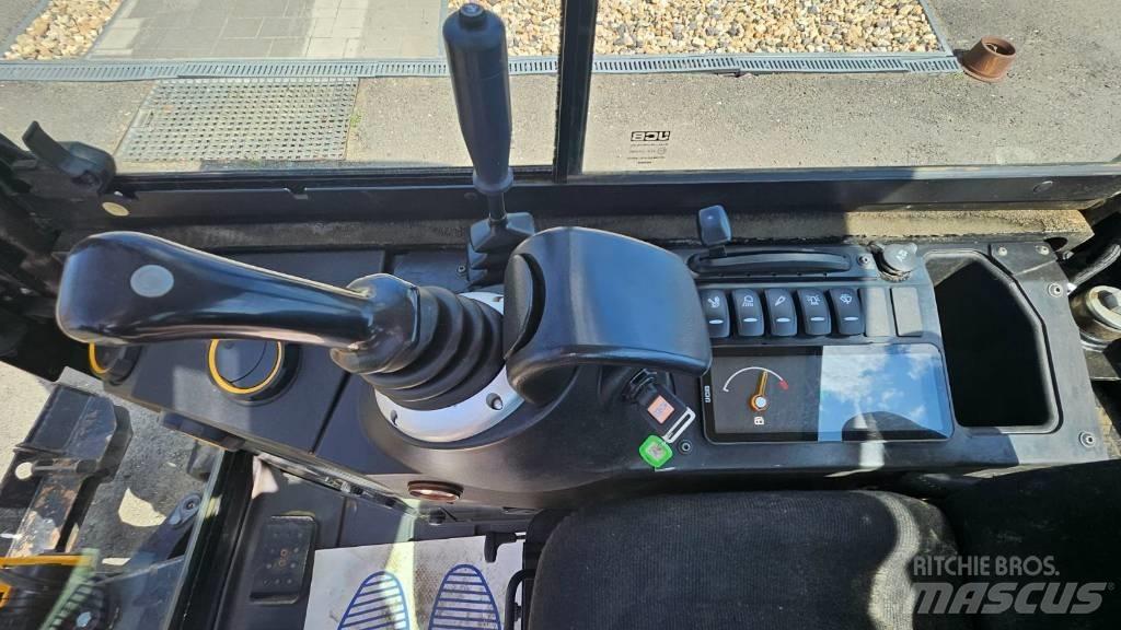 JCB 19 C-1 ミニ油圧ショベル 7t以下（ミニユンボ・ミニディガー）