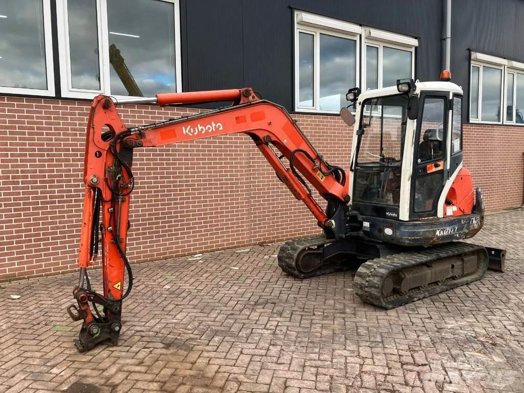 Kubota KX121-3 ミニ油圧ショベル 7t以下（ミニユンボ・ミニディガー）