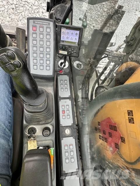 Liebherr A 916 ホイール式油圧ショベル（パワーショベル・ユンボ・バックホー）