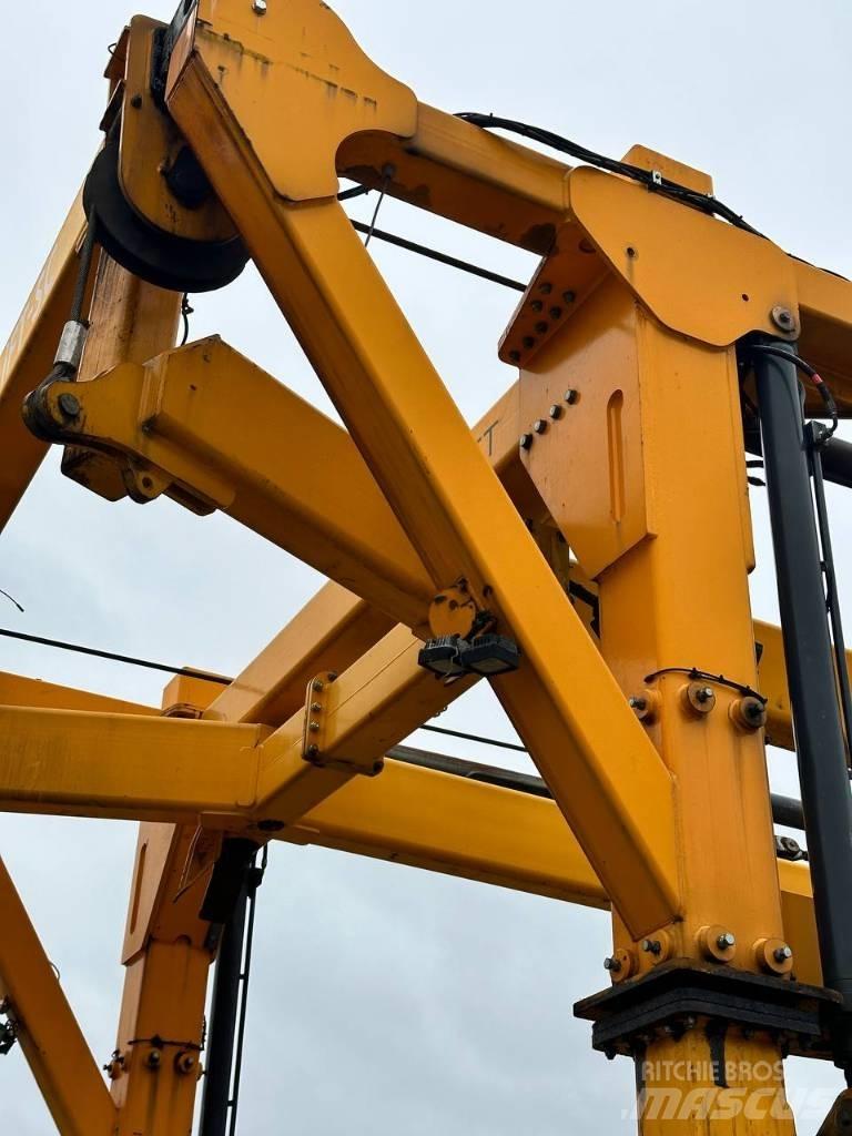 Combilift SC 3 T コンテナハンドラー
