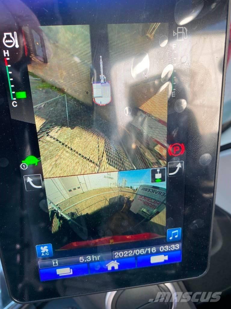 Takeuchi TB 395 W ホイール式油圧ショベル（パワーショベル・ユンボ・バックホー）