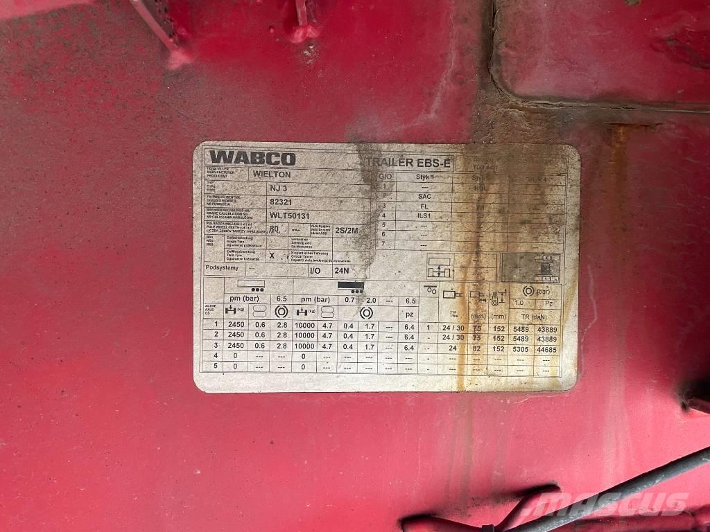 Wielton NJ 3 車両運搬用トレーラー