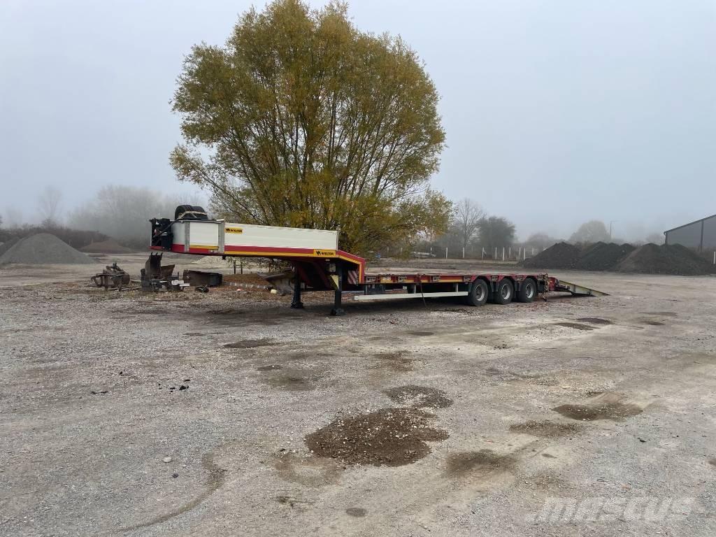 Wielton NJ 3 車両運搬用トレーラー