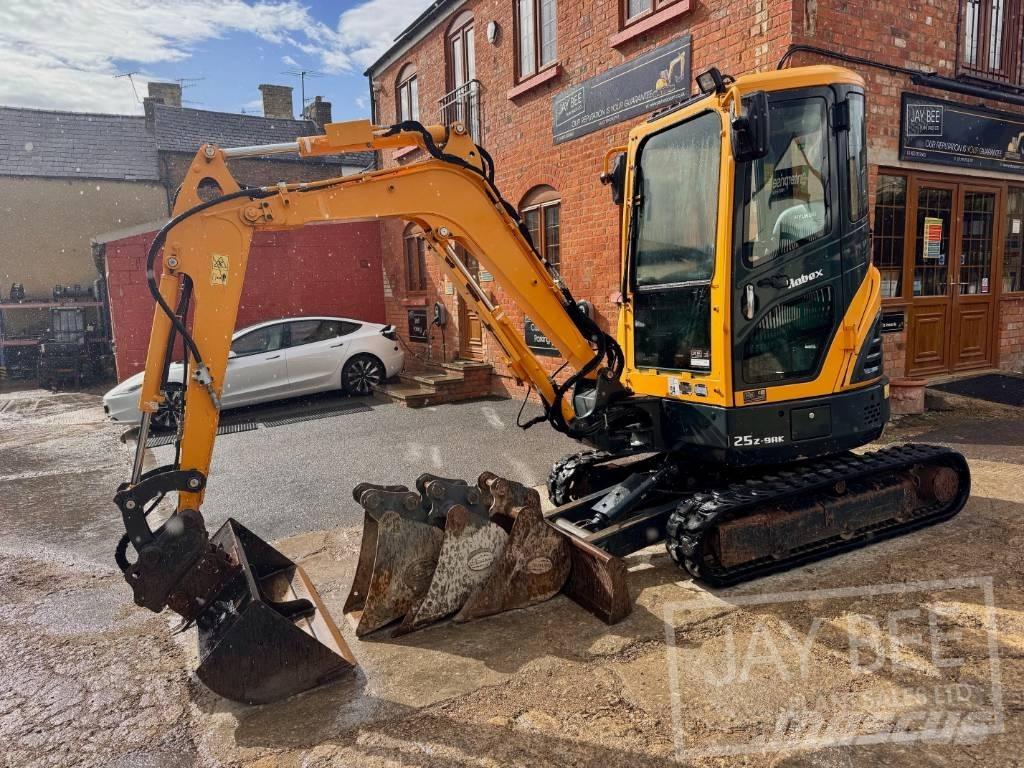 Hyundai R25Z-9 AK ミニ油圧ショベル 7t以下（ミニユンボ・ミニディガー）