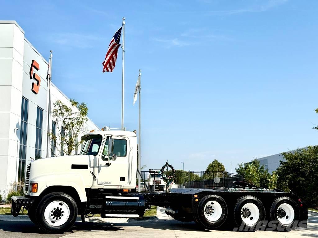 Mack CHU 613 中古トラクターヘッド | トレーラーヘッド