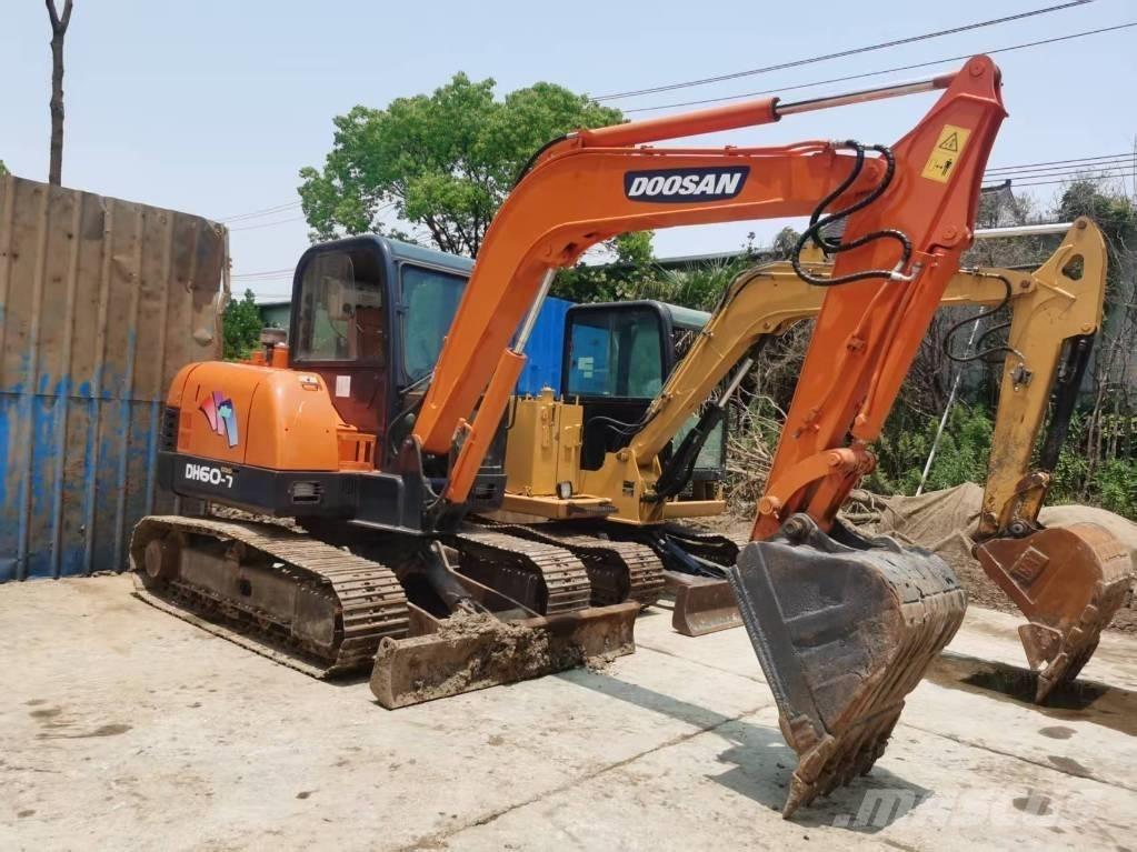 Doosan DH 60-7 ミニ油圧ショベル 7t以下（ミニユンボ・ミニディガー）