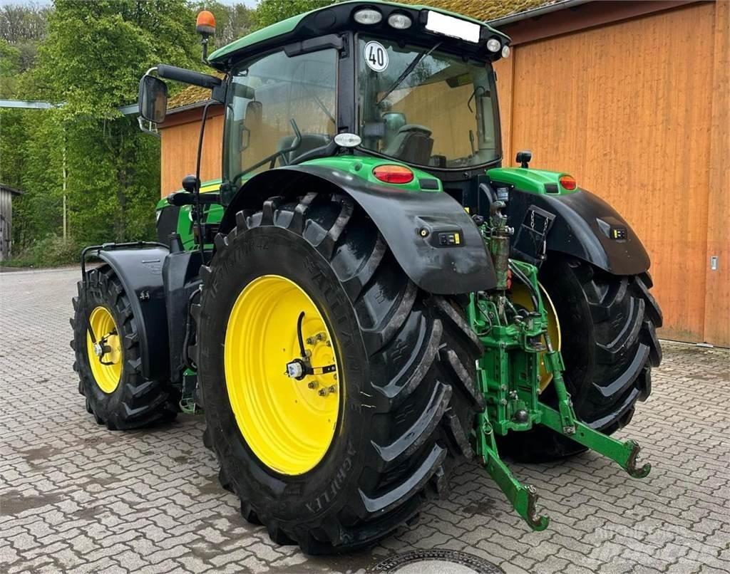 John Deere 6210R トラクター